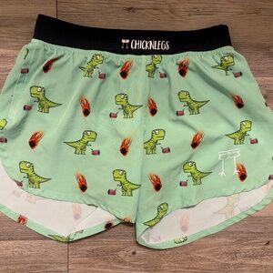 Chicknlegs Men's Medium Dino-sore 4" Half Split Shorts